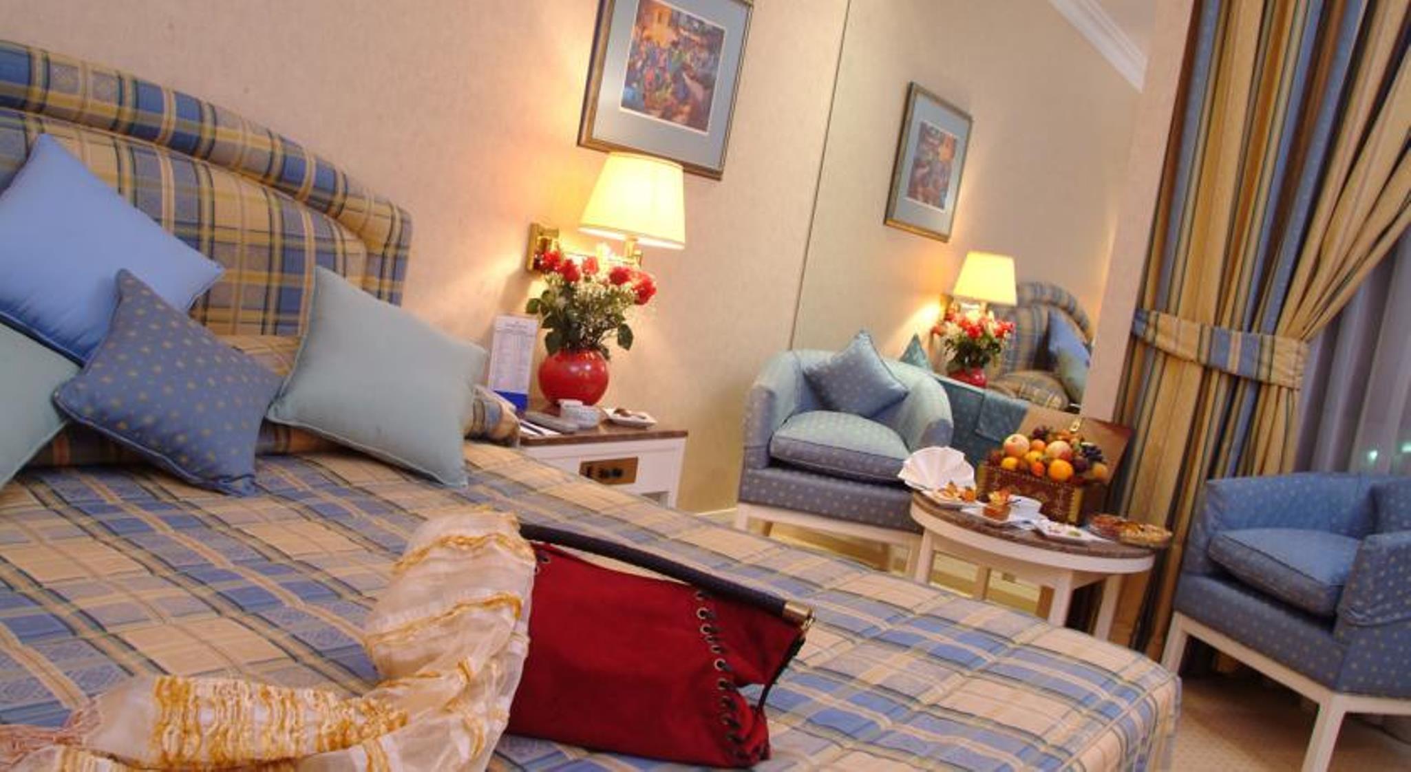 Golden Tulip Bahrain Hotel Manama Exterior foto