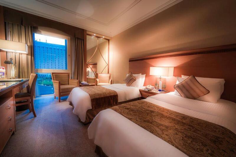 Golden Tulip Bahrain Hotel Manama Exterior foto