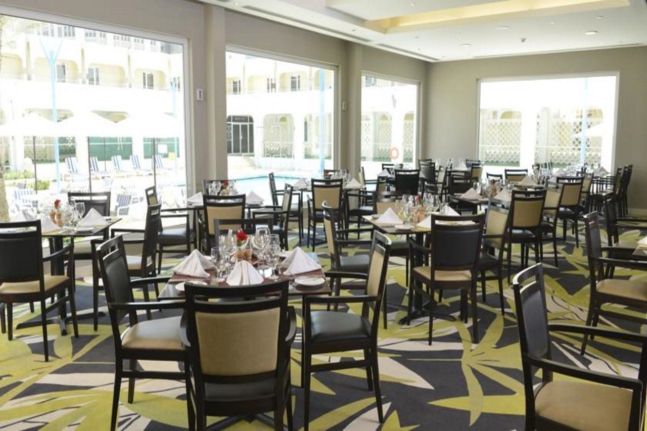 Golden Tulip Bahrain Hotel Manama Exterior foto