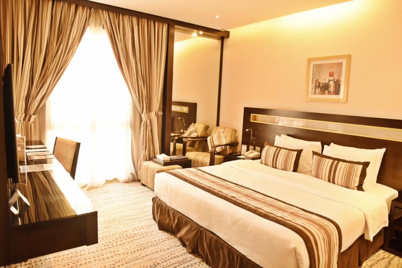 Golden Tulip Bahrain Hotel Manama Exterior foto