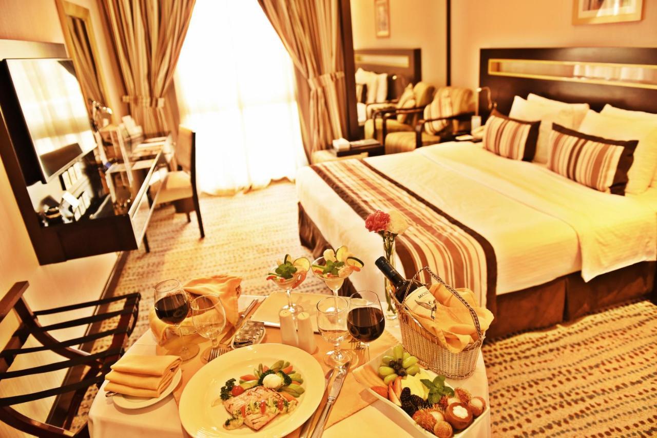 Golden Tulip Bahrain Hotel Manama Exterior foto