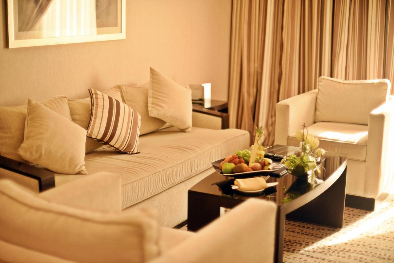 Golden Tulip Bahrain Hotel Manama Exterior foto