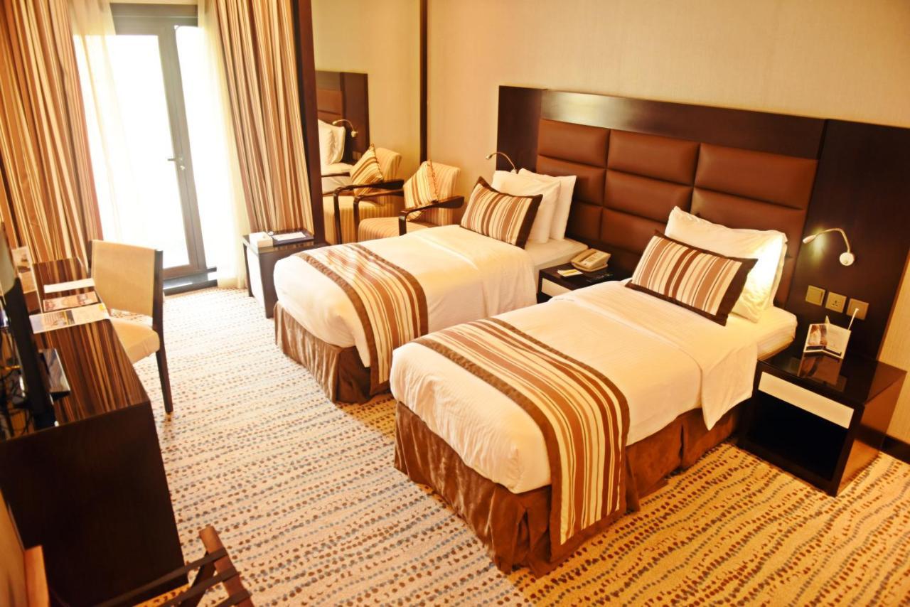Golden Tulip Bahrain Hotel Manama Exterior foto