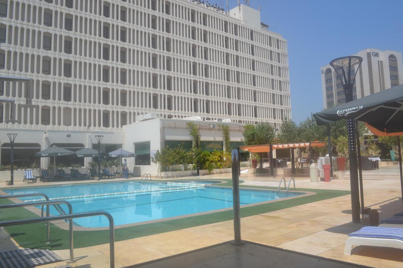 Golden Tulip Bahrain Hotel Manama Exterior foto